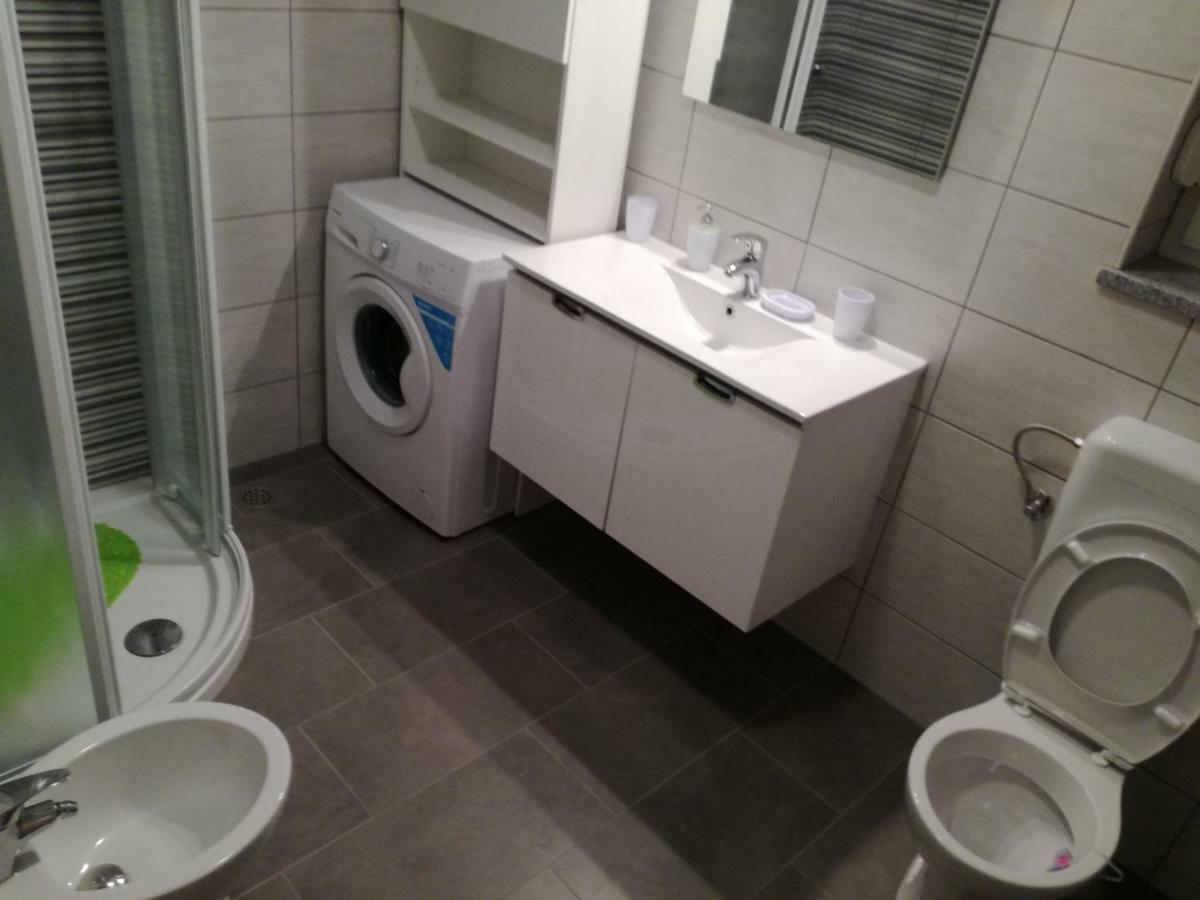 ApartИзола Екстериор снимка