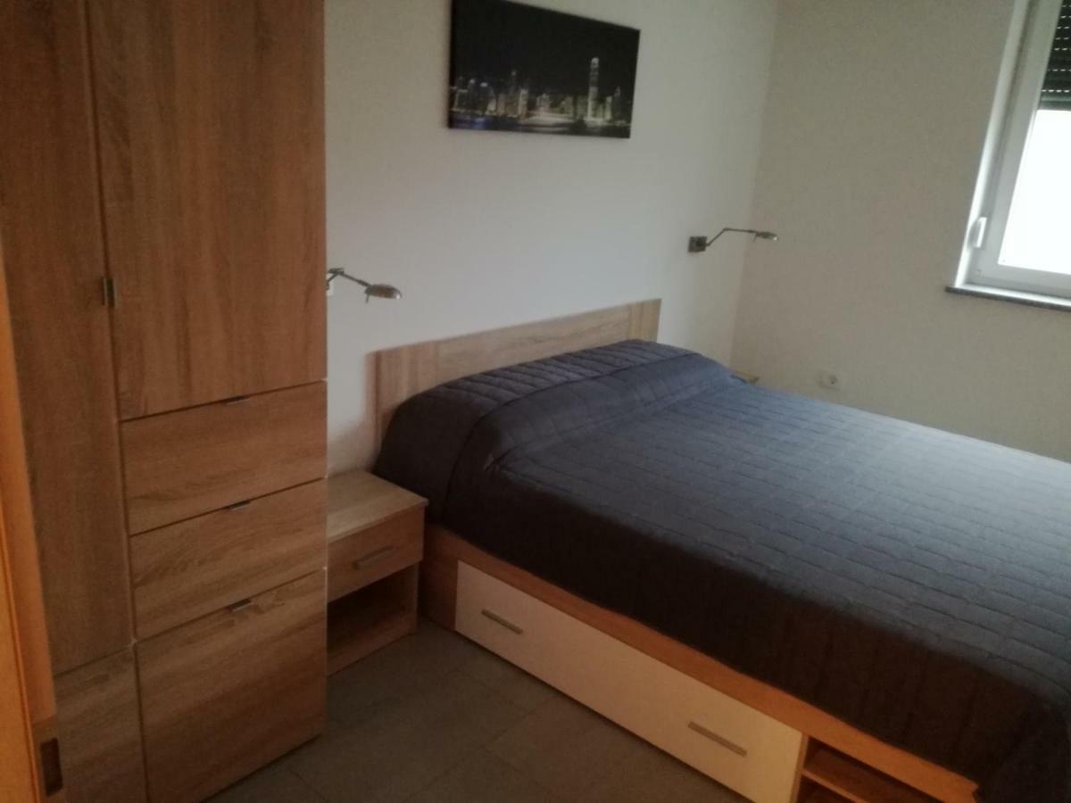ApartИзола Екстериор снимка