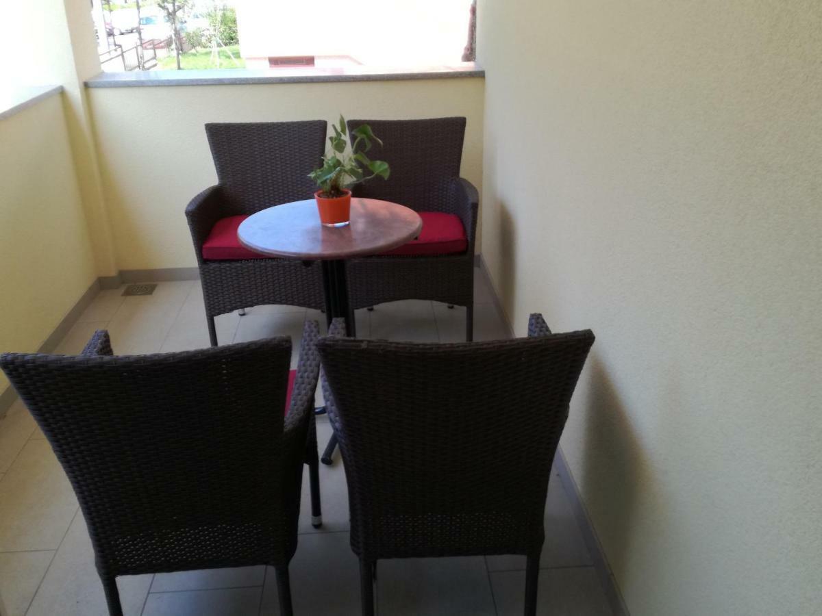 ApartИзола Екстериор снимка