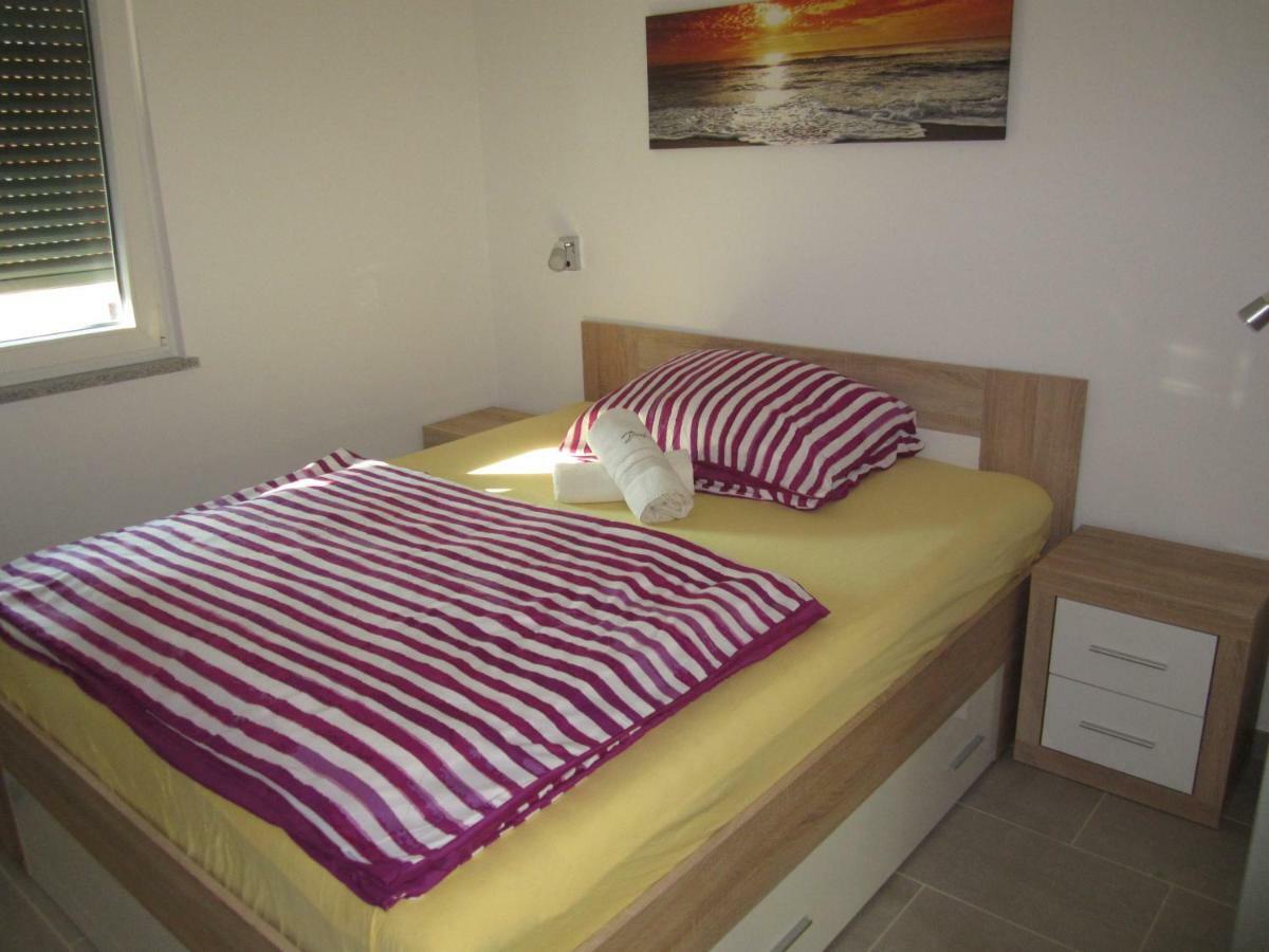 ApartИзола Екстериор снимка